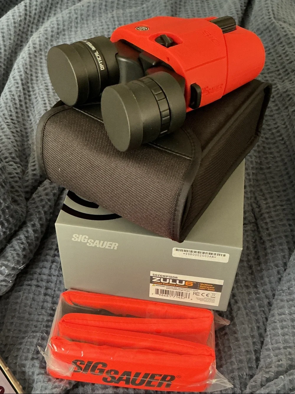 SIG SAUER Red Compact Binoculars - Lightweight Outdoor Optics